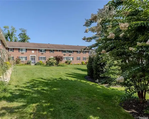 200 Merrick Road #F, Amityville, NY 11701