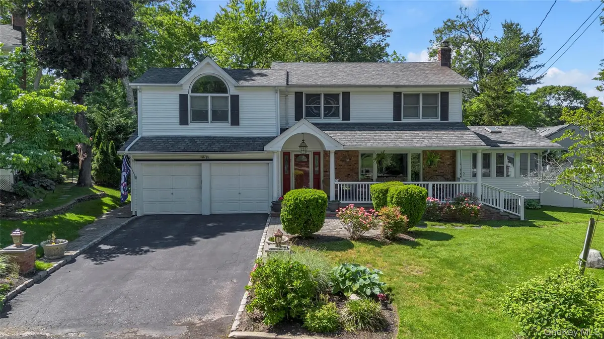 21 Martha Court, Centerport, NY 11721 - #1