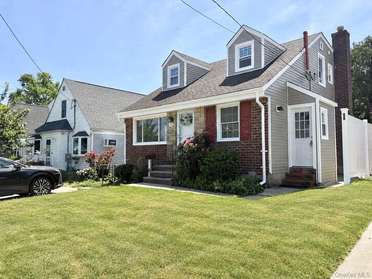 135 Barwick Boulevard, Mineola, NY 11501 - #1