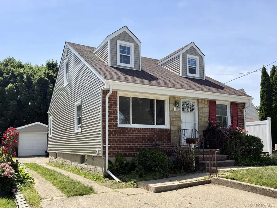 135 Barwick Boulevard, Mineola, NY 11501 - #2
