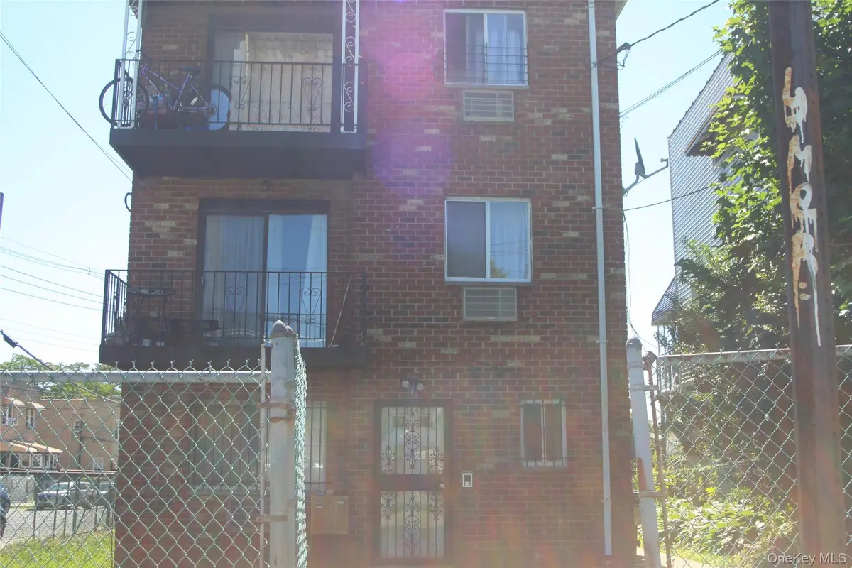 1100 E 221st Street, Bronx, NY 10469 - #1
