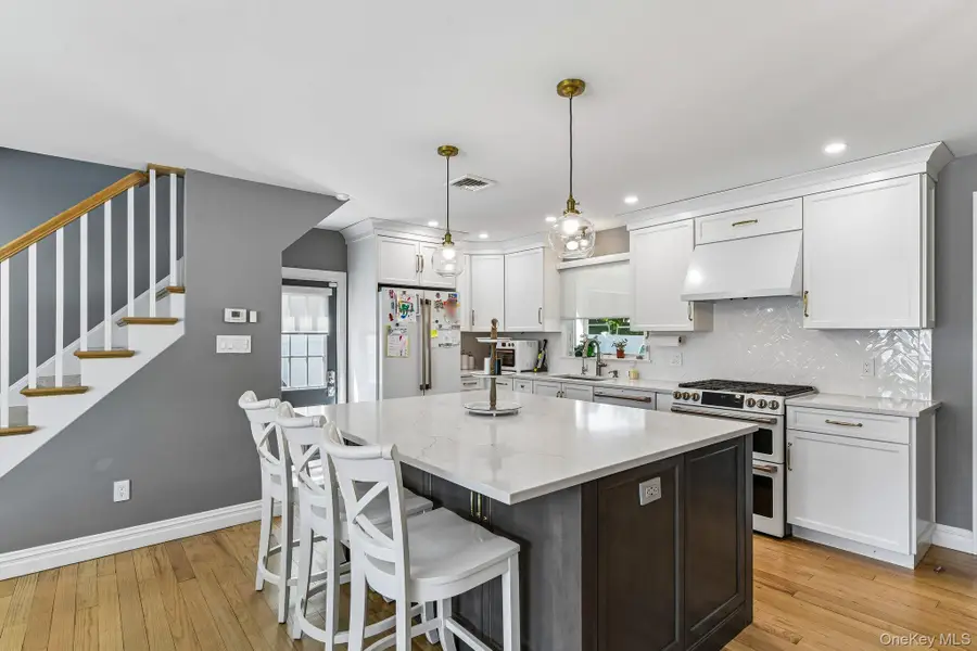 93 Crest Road W, Merrick, NY 11566 - #3