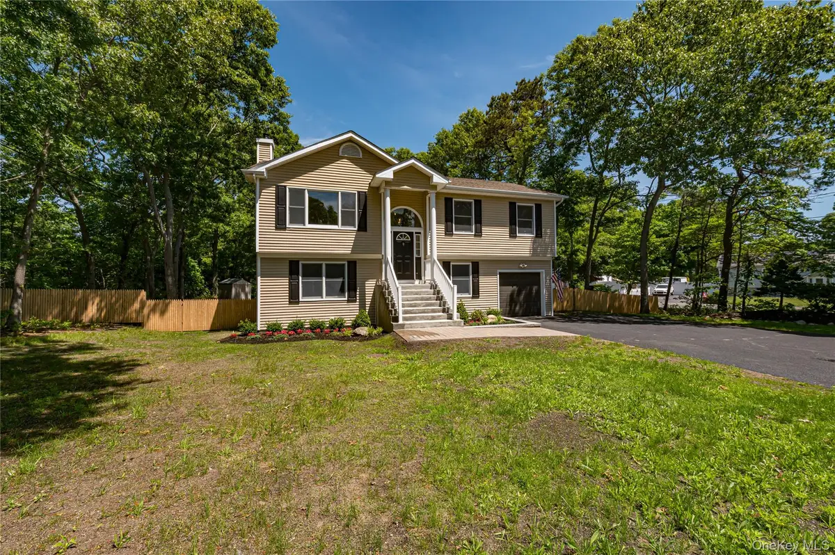 25 Camelot Drive, Centereach, NY 11720 - #1