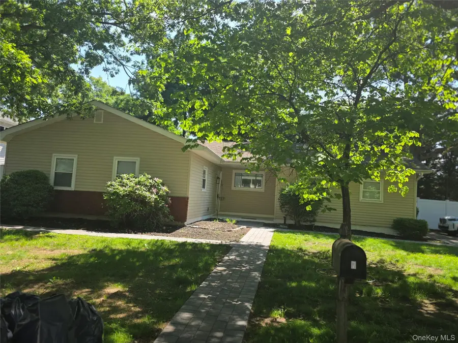7 Roosevelt Avenue, Greenlawn, NY 11740 - #2