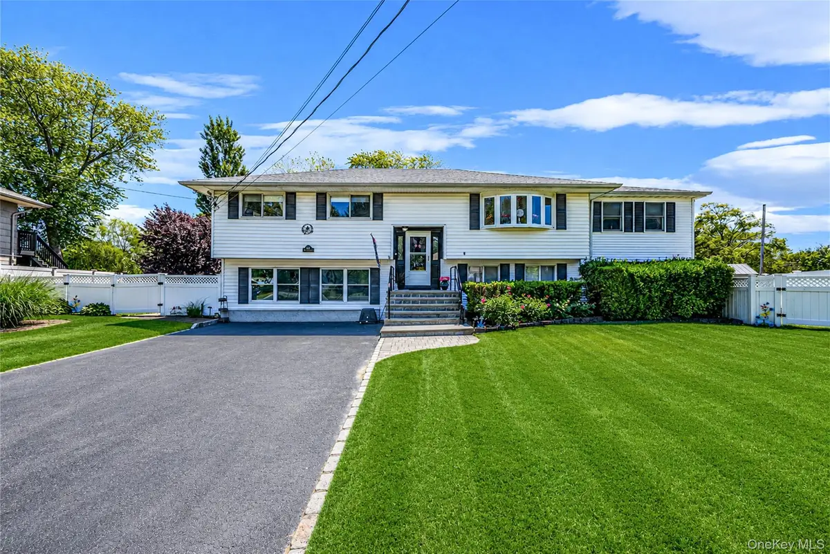 20 Rochelle Court, Amityville, NY 11701 - #1