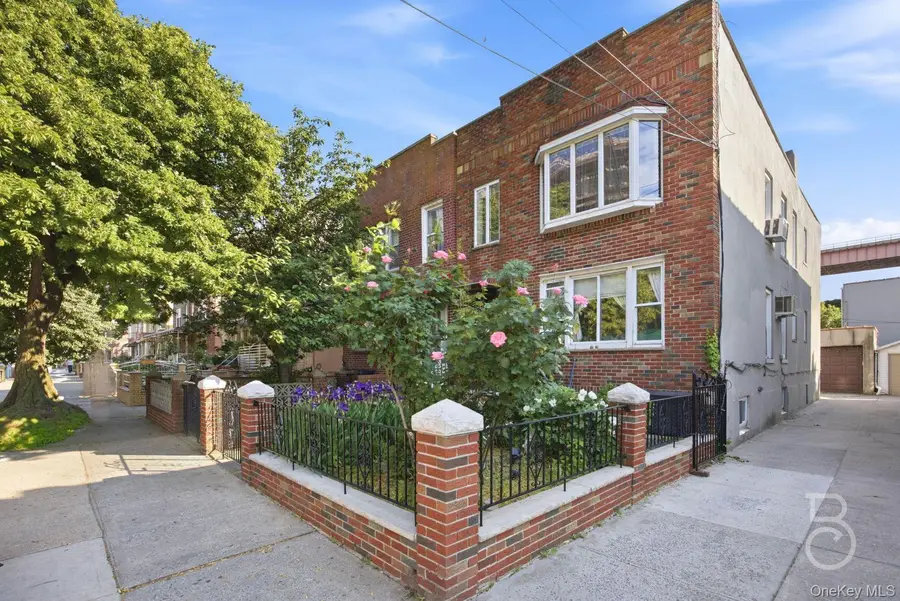 21-08 Ditmars Boulevard, Astoria, NY 11105 - #2