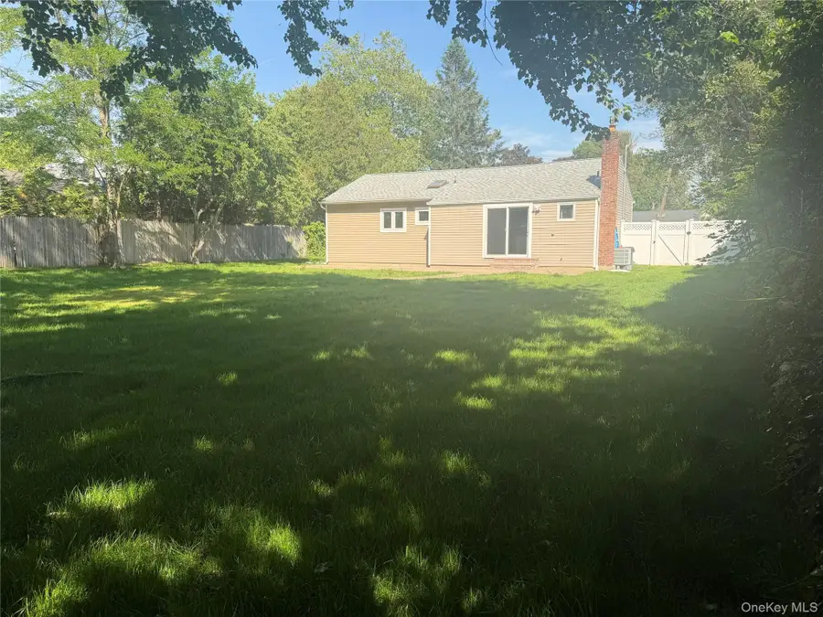 16 Lincoln Drive, Oakdale, NY 11769 - #2