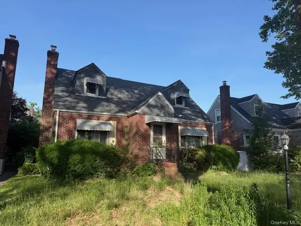 38 Pearl Street, New Hyde Park, NY 11040