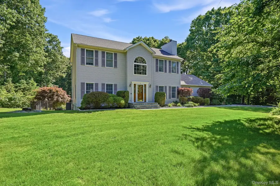 4 Briar Ridge Lane, Putnam Valley, NY 10579 - #2