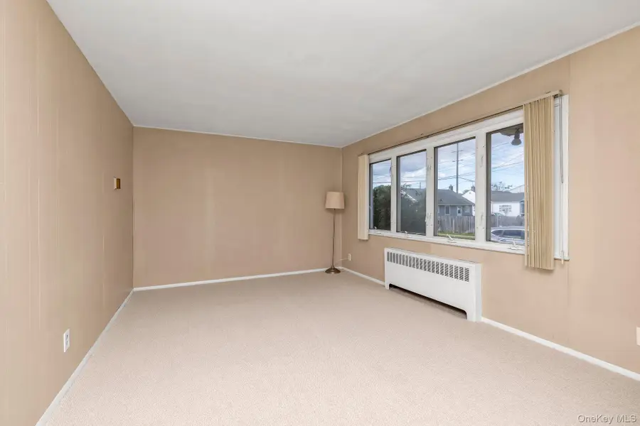 32 Jersey Street, Hicksville, NY 11801 - #3