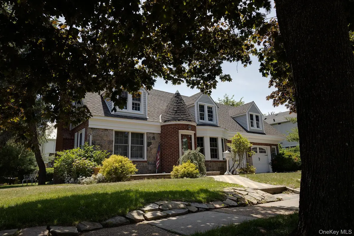 478 Carnation Avenue, Floral Park, NY 11001 - #1