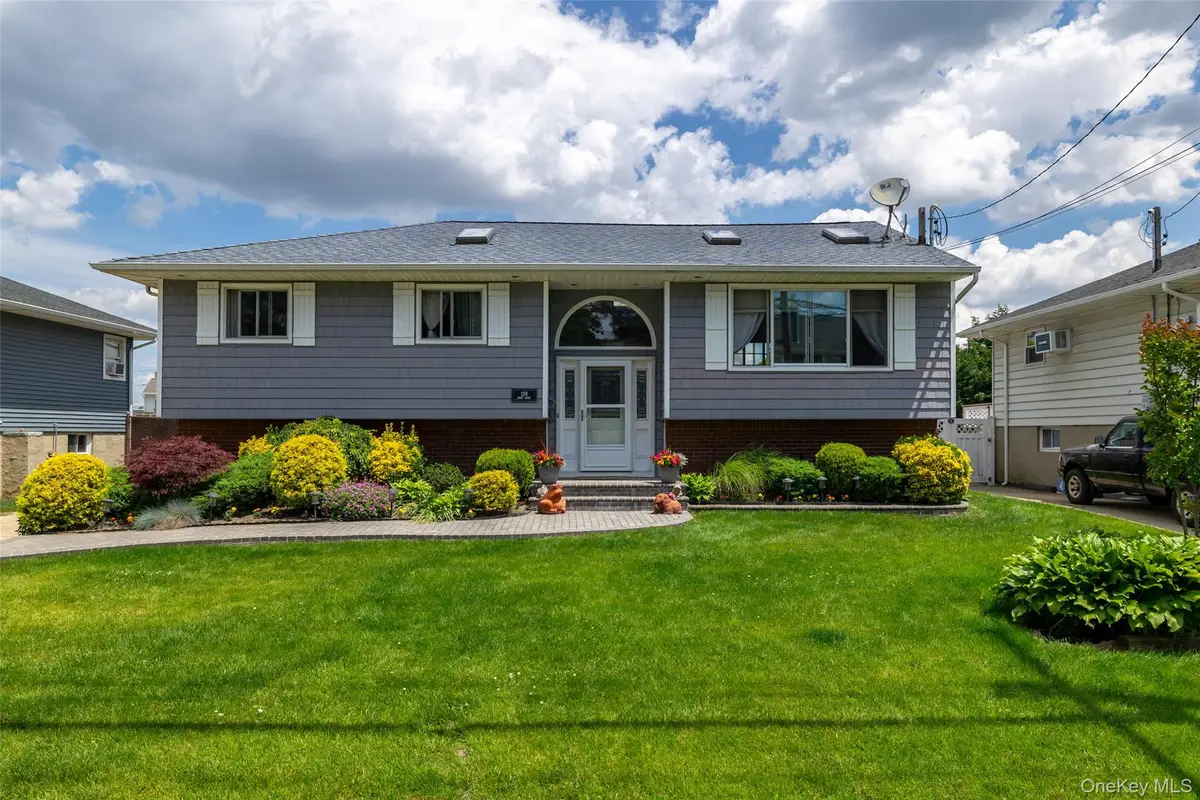 139 Baker Court, Island Park, NY 11558 - #1