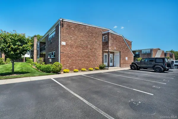 14 Ivy Street #1A, Farmingdale, NY 11735