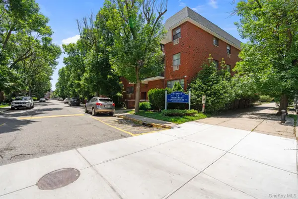 7108 Sutton Place #1, Fresh Meadows, NY 11365