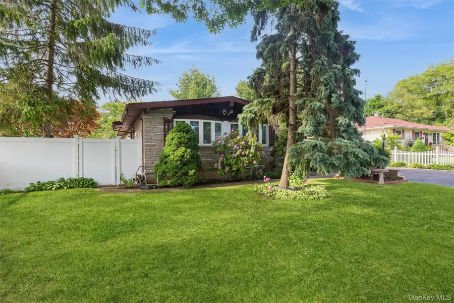 20 Duane Drive, Ronkonkoma, NY 11779 - #3