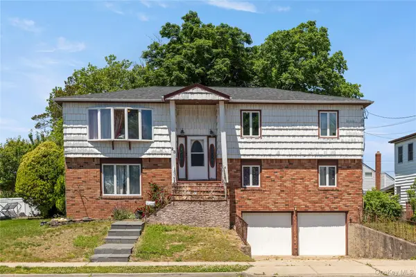23 3rd Avenue, Farmingdale, NY 11735
