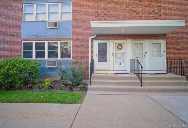 9 Farber Drive #9, West Babylon, NY 11704