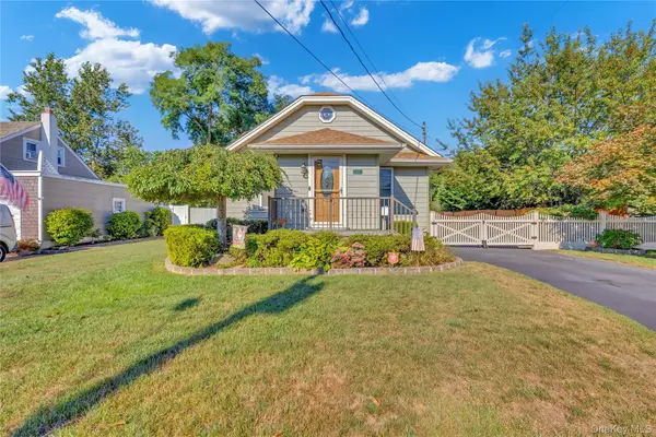 245 N N 7th Street, Lindenhurst, NY 11757