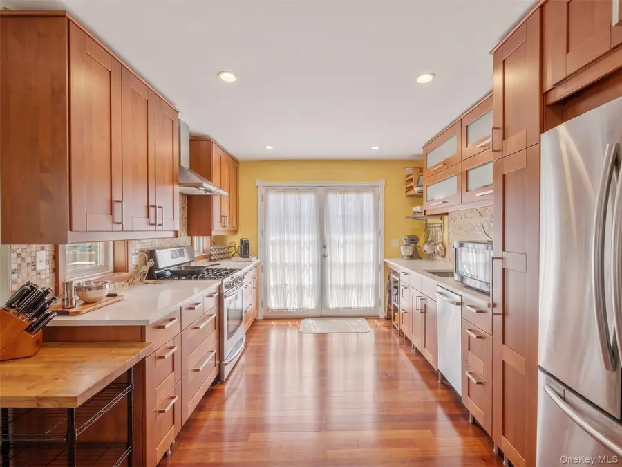 215 S 16th Street, Lindenhurst, NY 11757 - #2