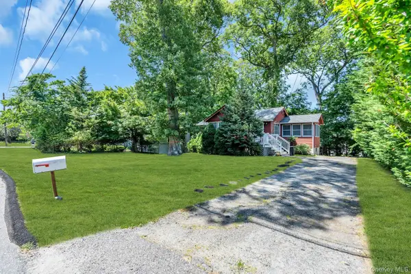 33 Cedar Drive, Miller Place, NY 11764