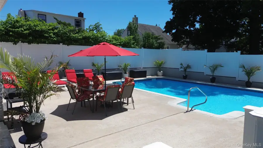 170 Mckinley Avenue, Franklin Square, NY 11010 - #2