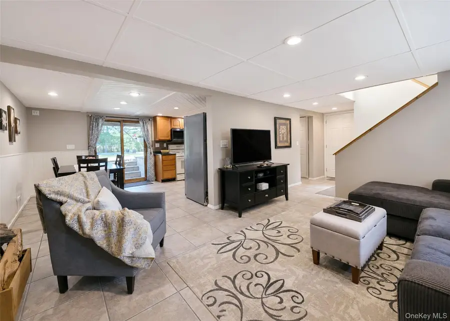 15 Cabin Lane, East Setauket, NY 11733 - #3