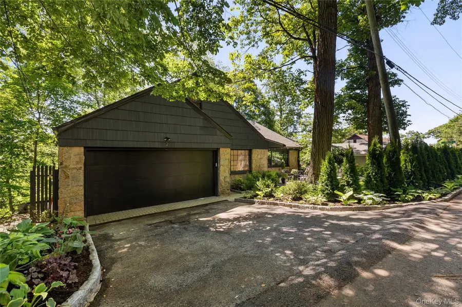 2 Sherwood Place, Scarsdale, NY 10583 - #3