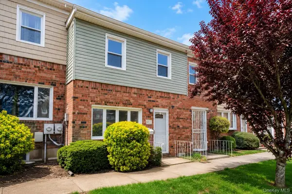 426 N Corona Avenue #7, Valley Stream, NY 11580