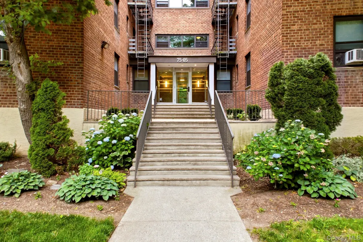 75-05 210 #2P, Oakland Gardens, NY 11364 - #1