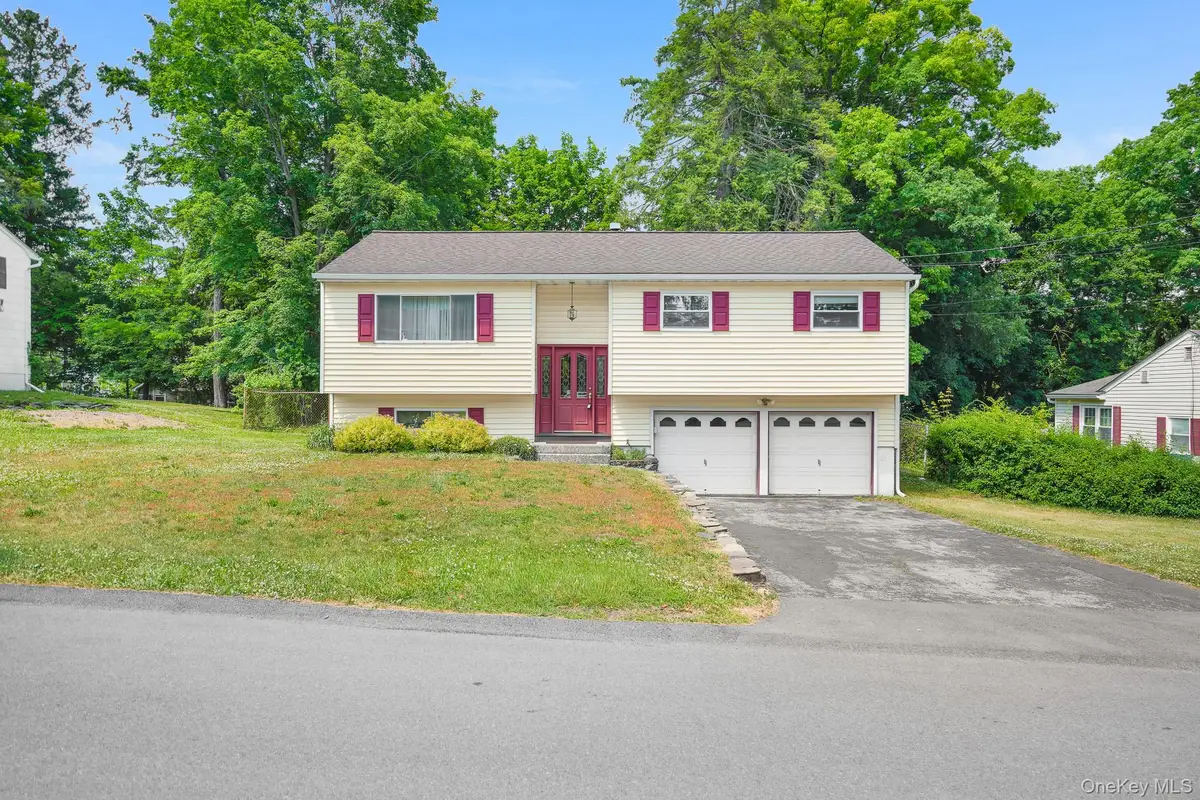 8 Ricky Lane, Poughkeepsie, NY 12601 - #1