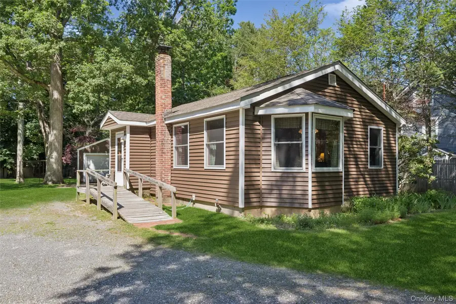 35 Pidgeon Hill Road, Huntington Station, NY 11746 - #2