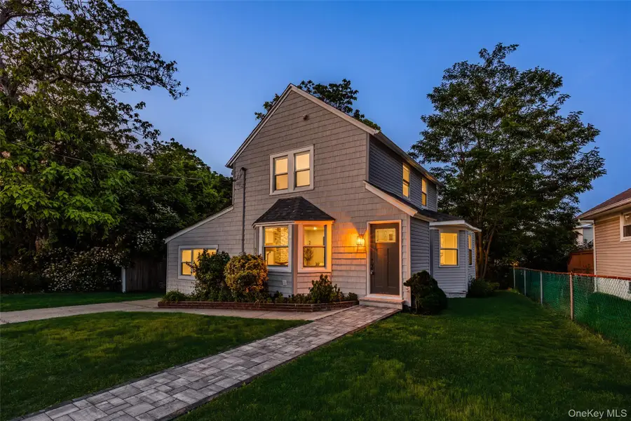 19 Westside Avenue, Bay Shore, NY 11706 - #2
