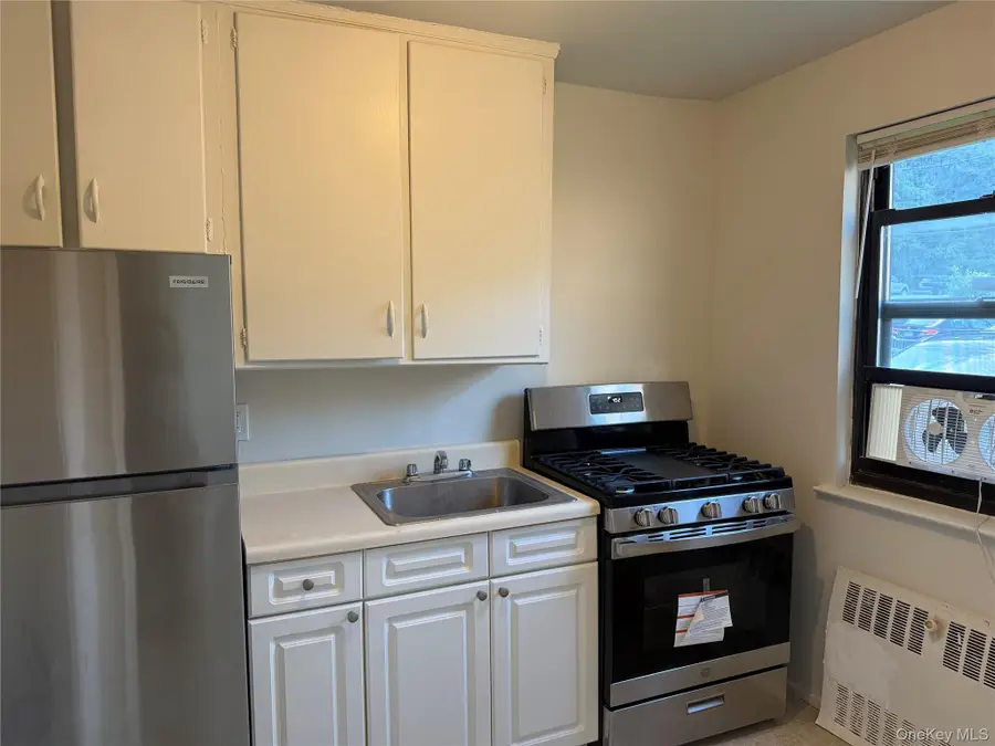 21 Lawrence Drive #A, White Plains, NY 10603 - #2