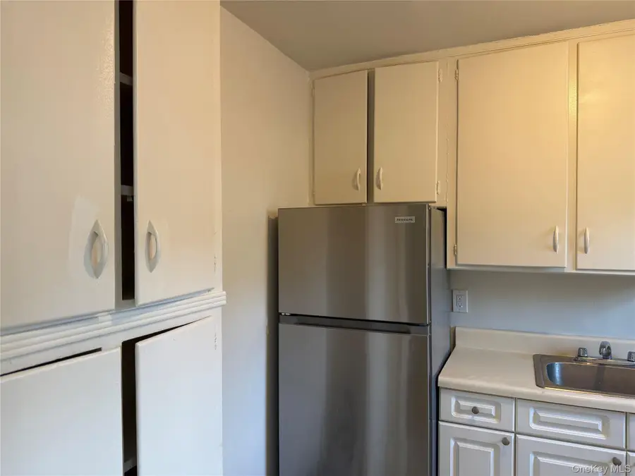 21 Lawrence Drive #A, White Plains, NY 10603 - #3