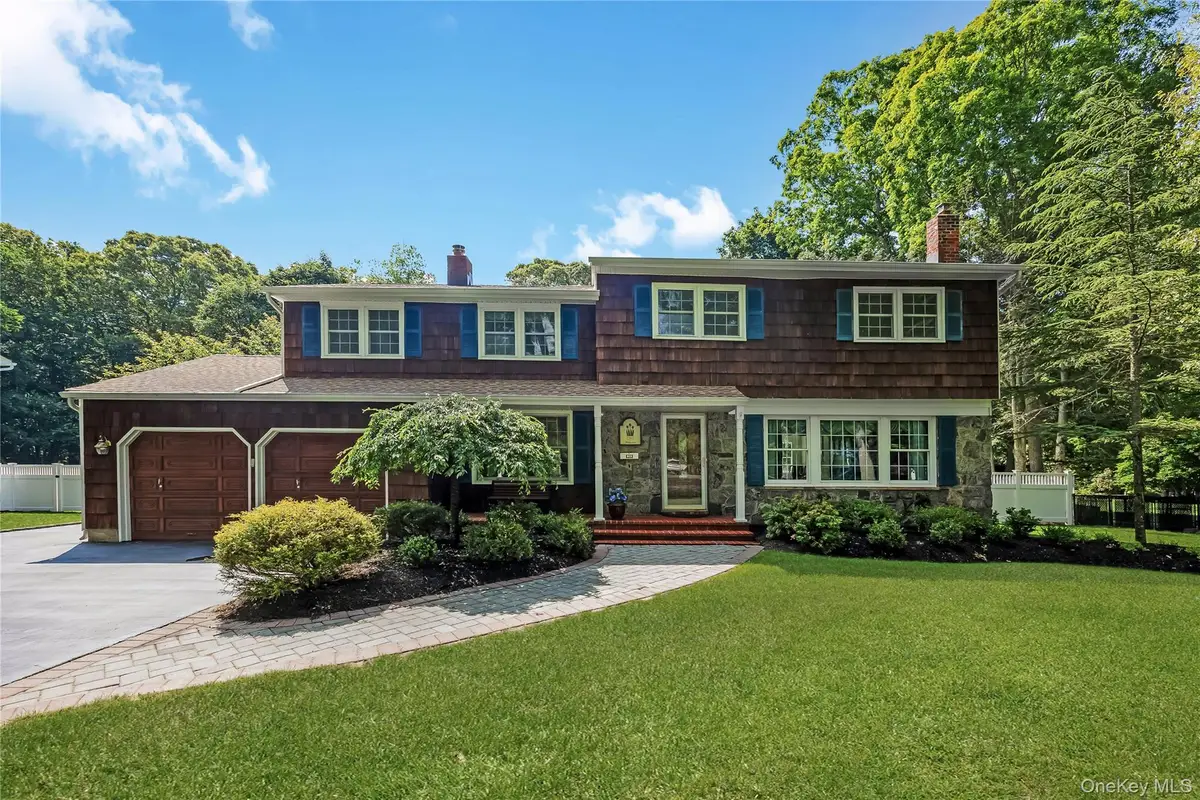 28 Cygnet Drive, Smithtown, NY 11787 - #1