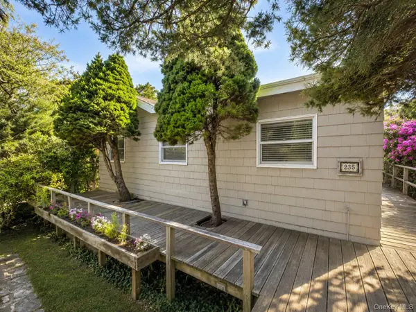 236 Sea Walk, Cherry Grove, NY 11782