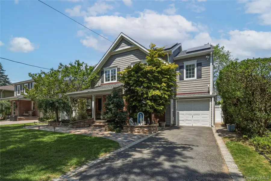 1533 Lowell Avenue, New Hyde Park, NY 11040 - #2
