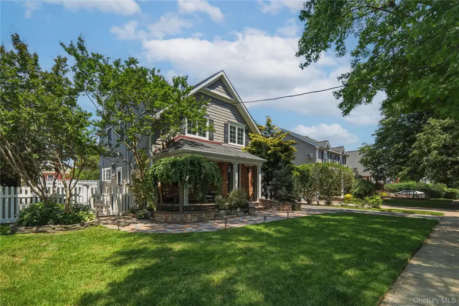 1533 Lowell Avenue, New Hyde Park, NY 11040 - #3
