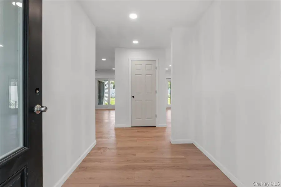 119 Sprucewood, Levittown, NY 11756 - #2