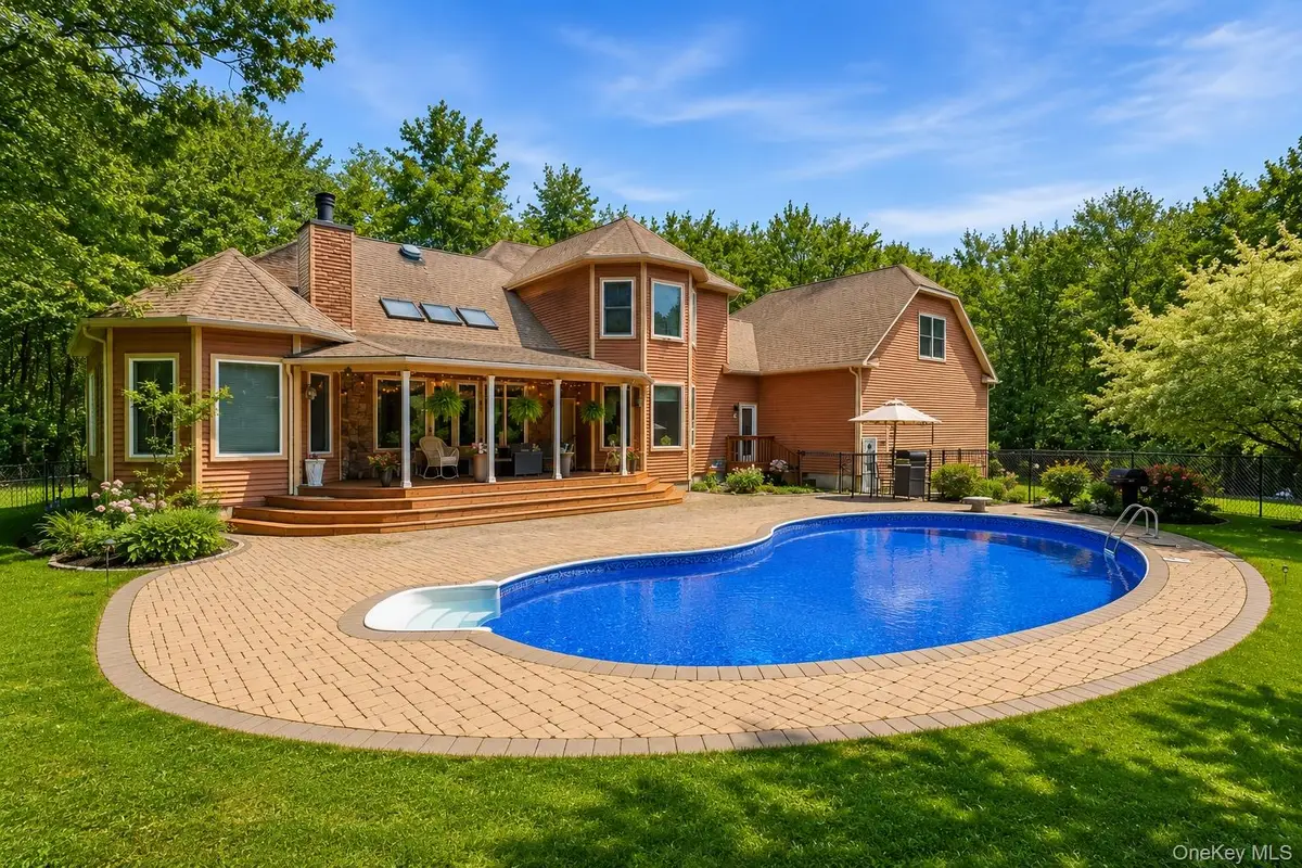 6 Foxwood Road, New Paltz, NY 12561 - #1