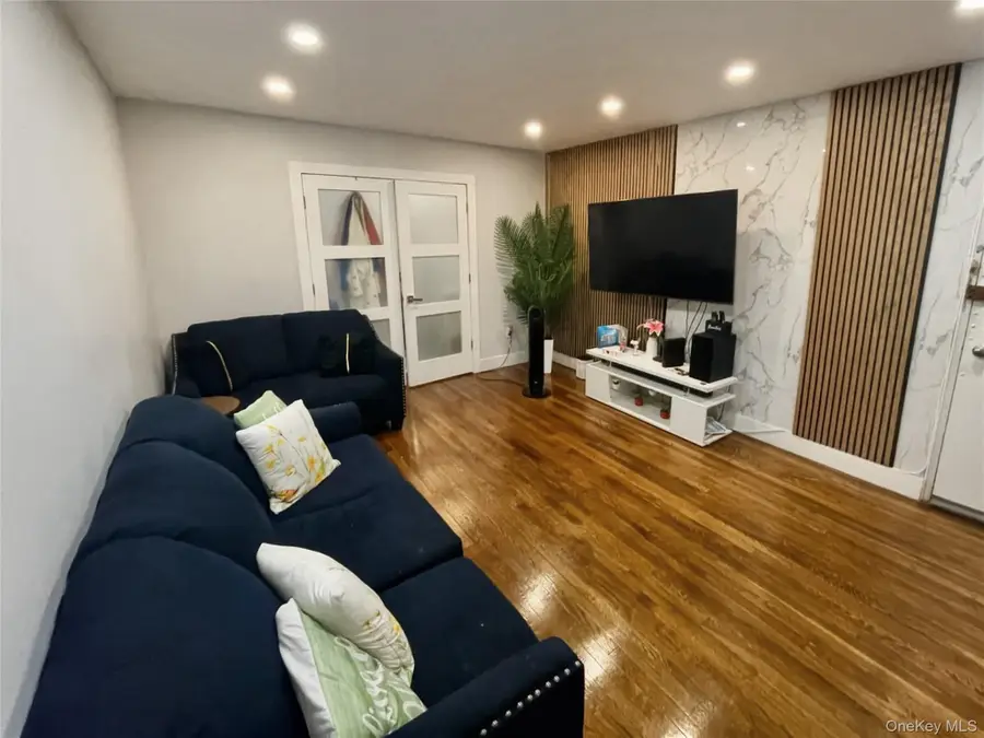 180 Van Cortlandt Park S #5J, Bronx, NY 10463 - #3