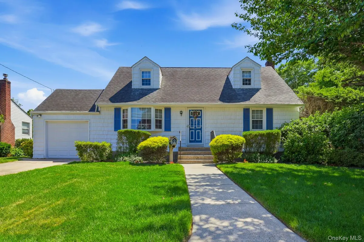 1 Dogwood Street, Farmingdale, NY 11735 - #1