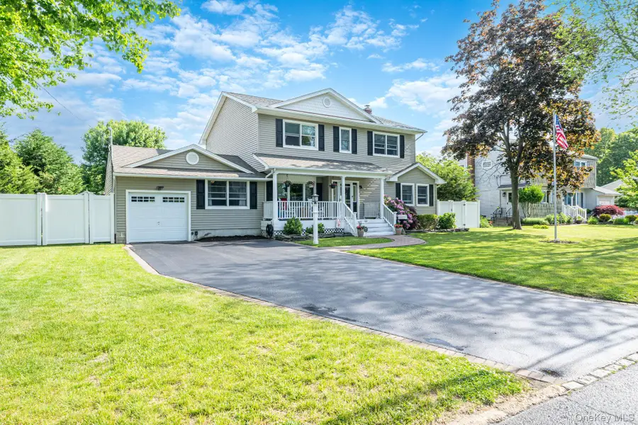 103 Hilary Street, West Sayville, NY 11796 - #2