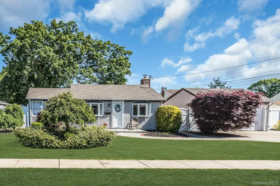 173 N Kings Avenue, Massapequa, NY 11758 - #2