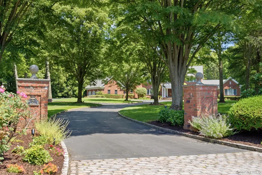 7 Fairway Court, Upper Brookville, NY 11771 - #2