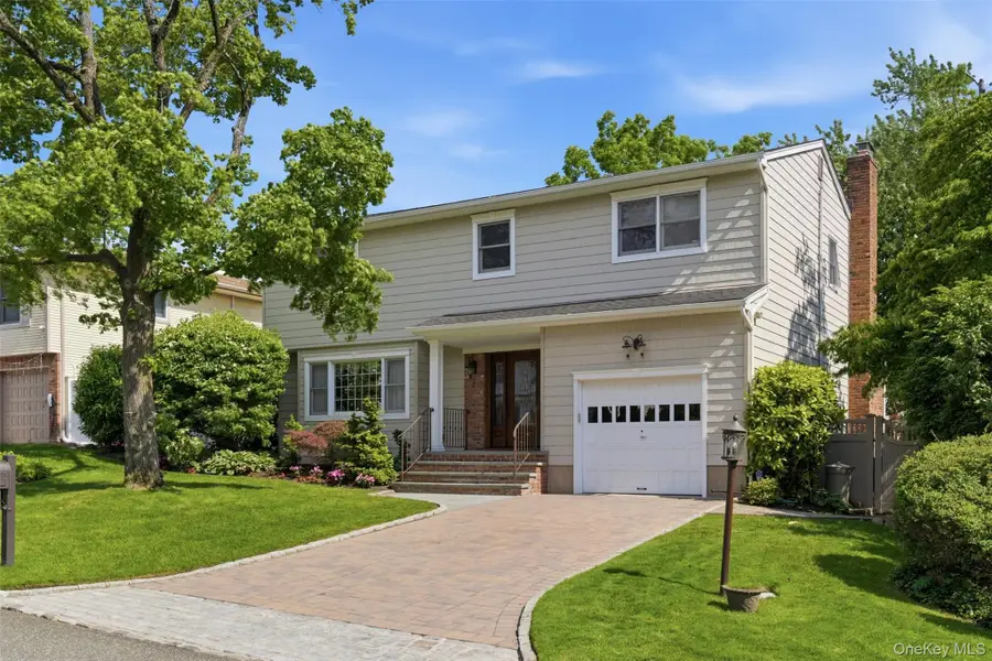7 Lawrence Court, Syosset, NY 11791 - #2