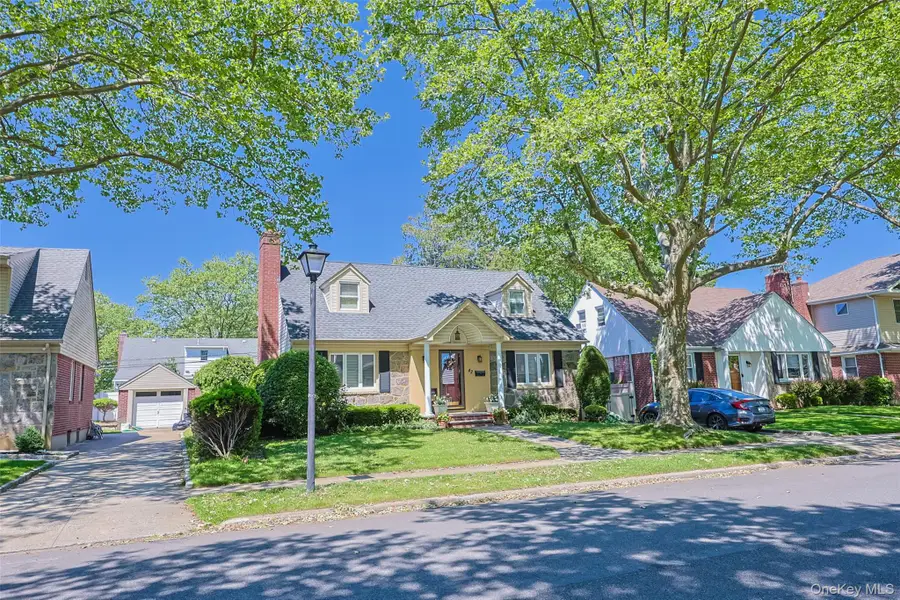 42 Beechwood Lane, North New Hyde Park, NY 11040 - #2