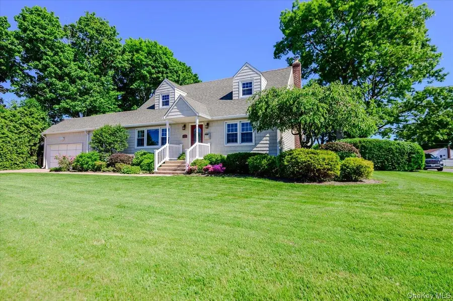 1401 Herzel Boulevard, West Babylon, NY 11704 - #3