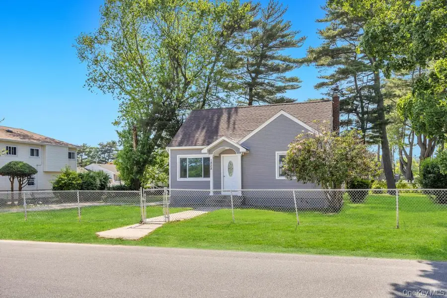 1828 Stein Drive, Bay Shore, NY 11706 - #2