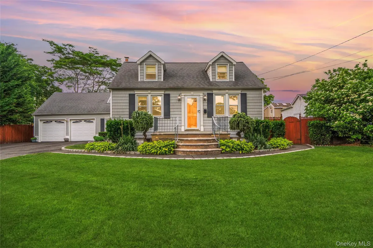 19 Roy Avenue, West Islip, NY 11795 - #1